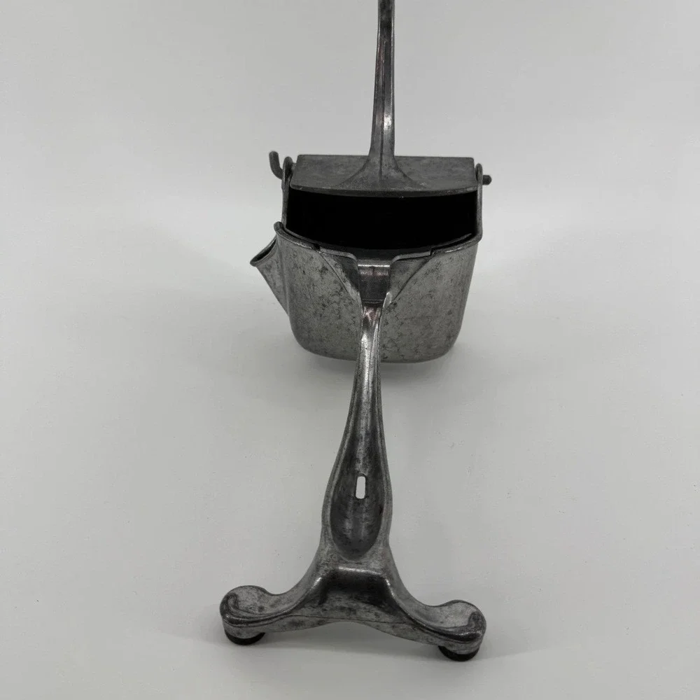 Wear-Ever Juicer Kitchen OS Manual Lever Aluminum Silver Solid. English. SEO.